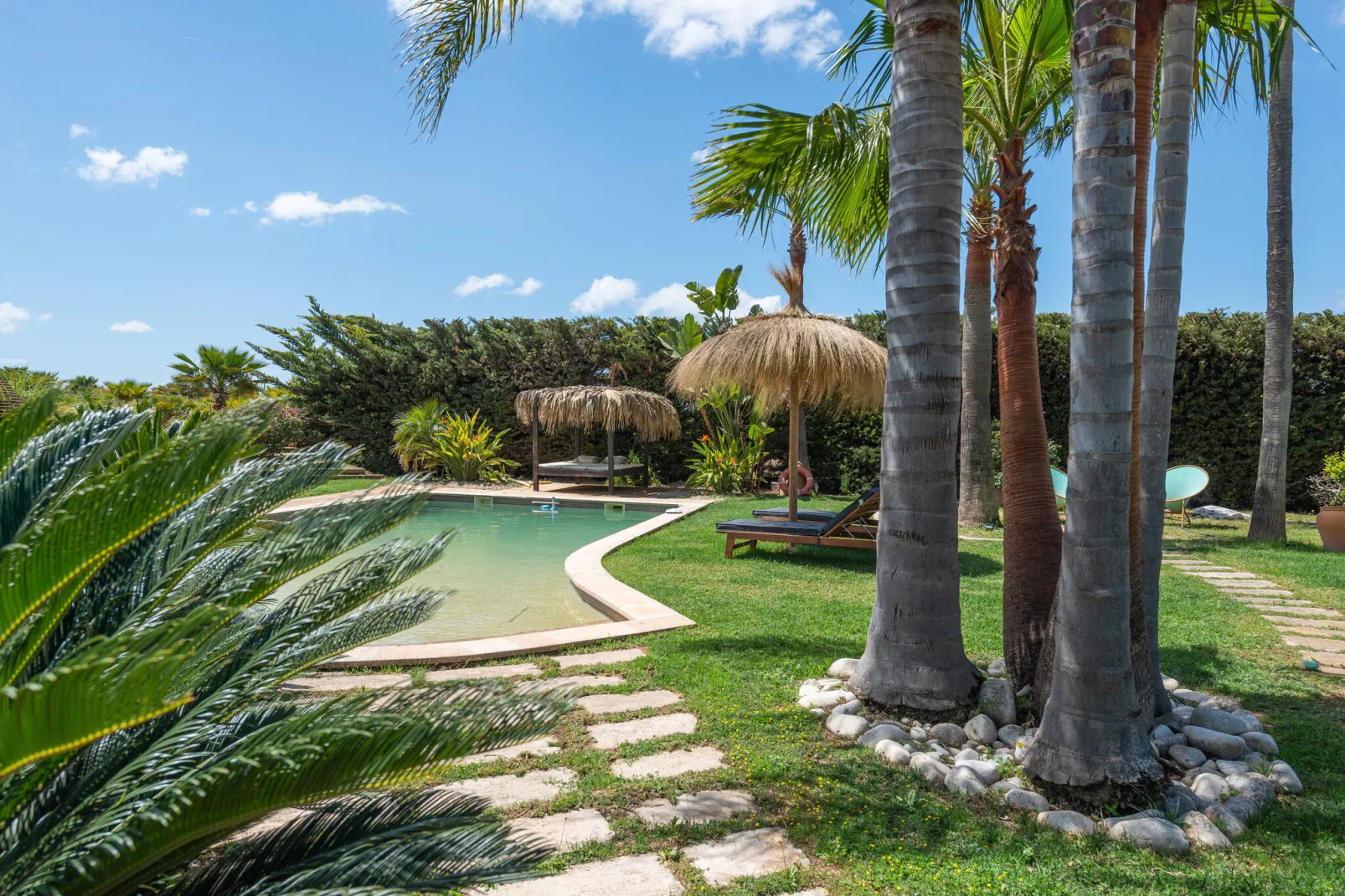 Le Petit Paradis-Exterior summer