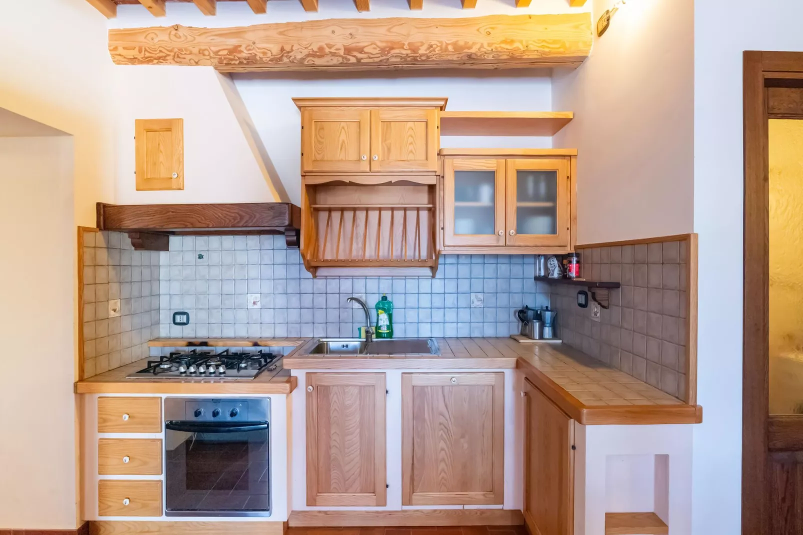 Rosa-Kitchen
