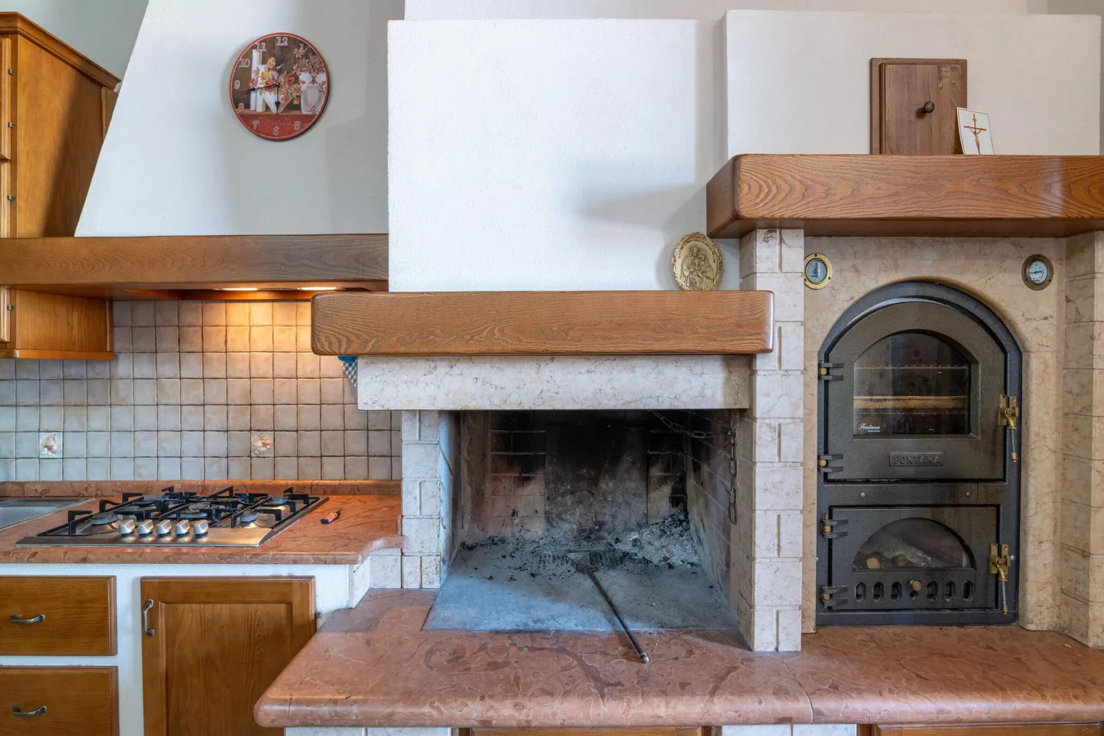 Rosa-Kitchen