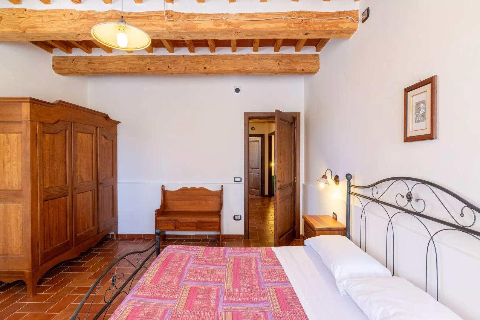 Rosa-Bedroom
