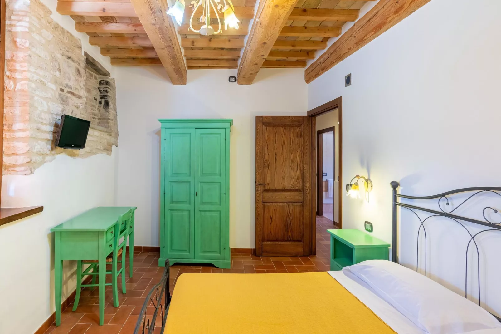 Rosa-Bedroom