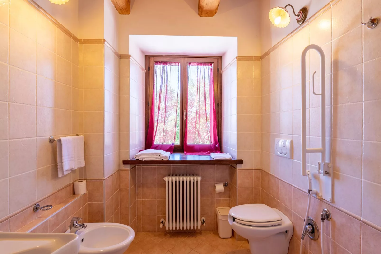 Rosa-Bathroom
