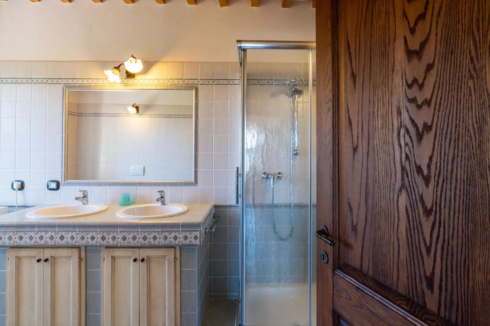 Orchidea-Bathroom