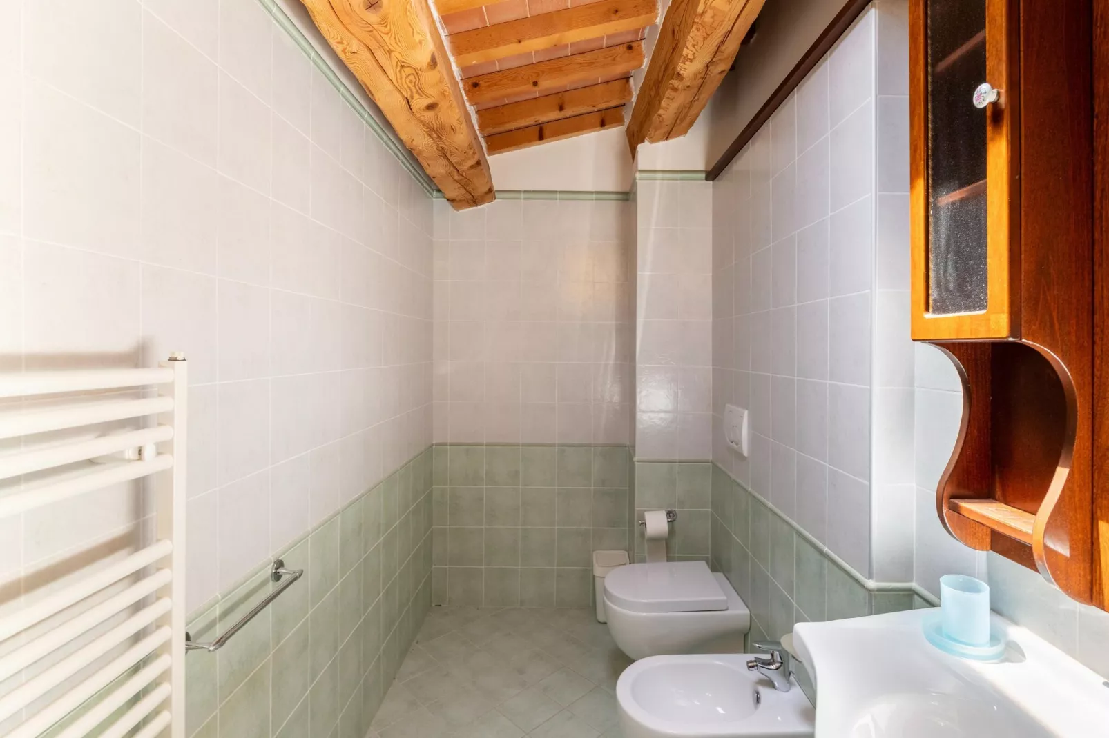 Orchidea-Bathroom