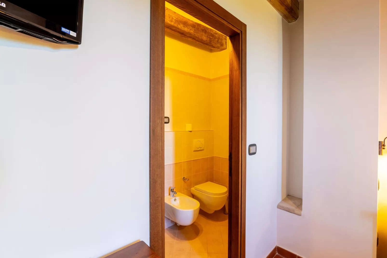Iris-Bathroom