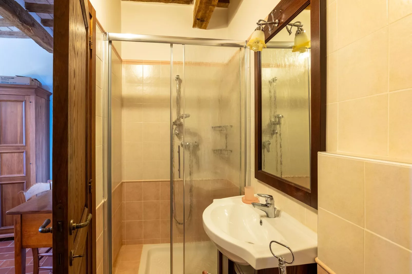 Iris-Bathroom
