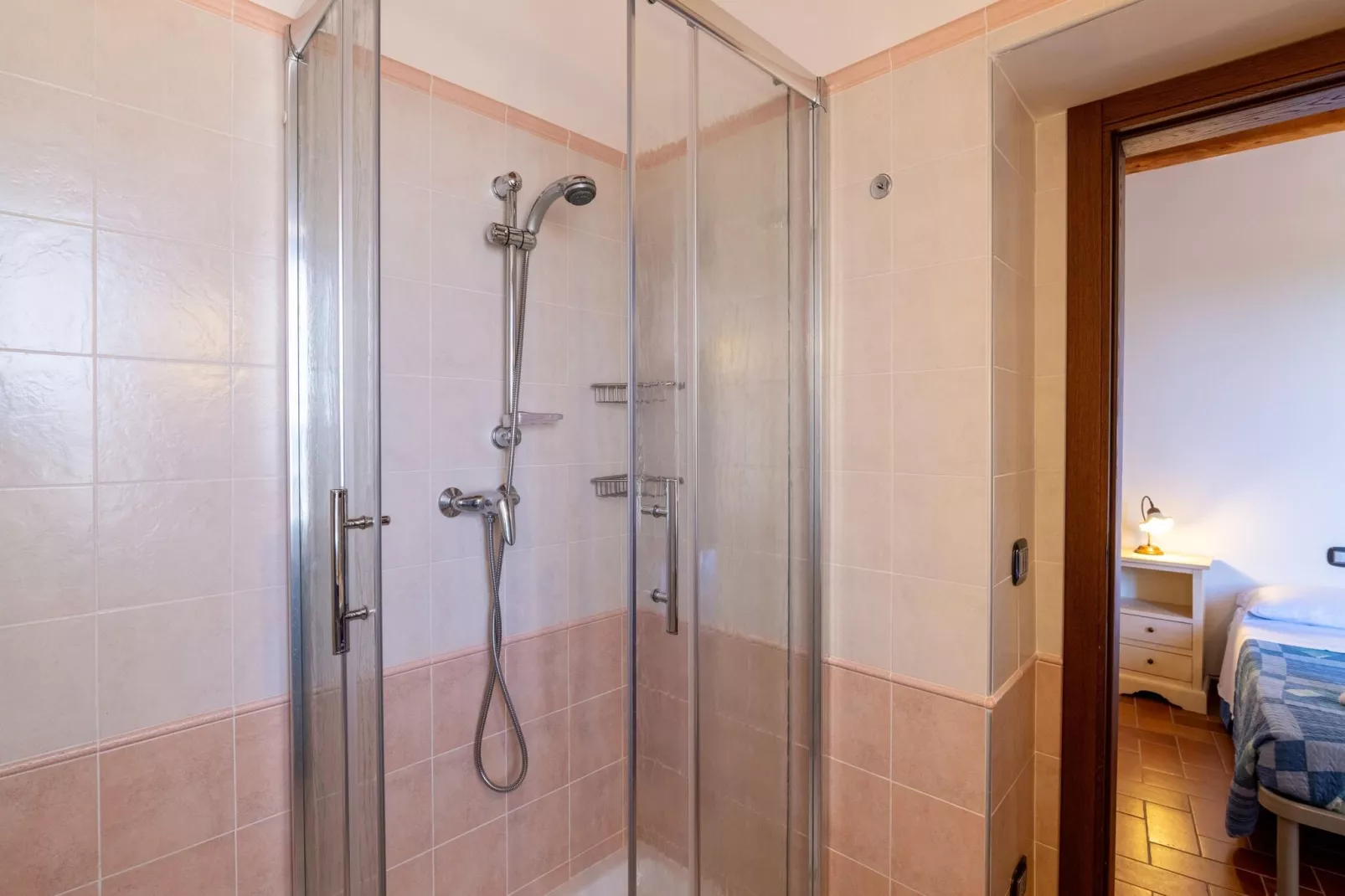Iris-Bathroom