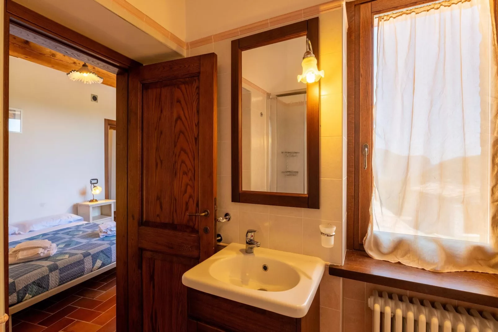 Iris-Bathroom
