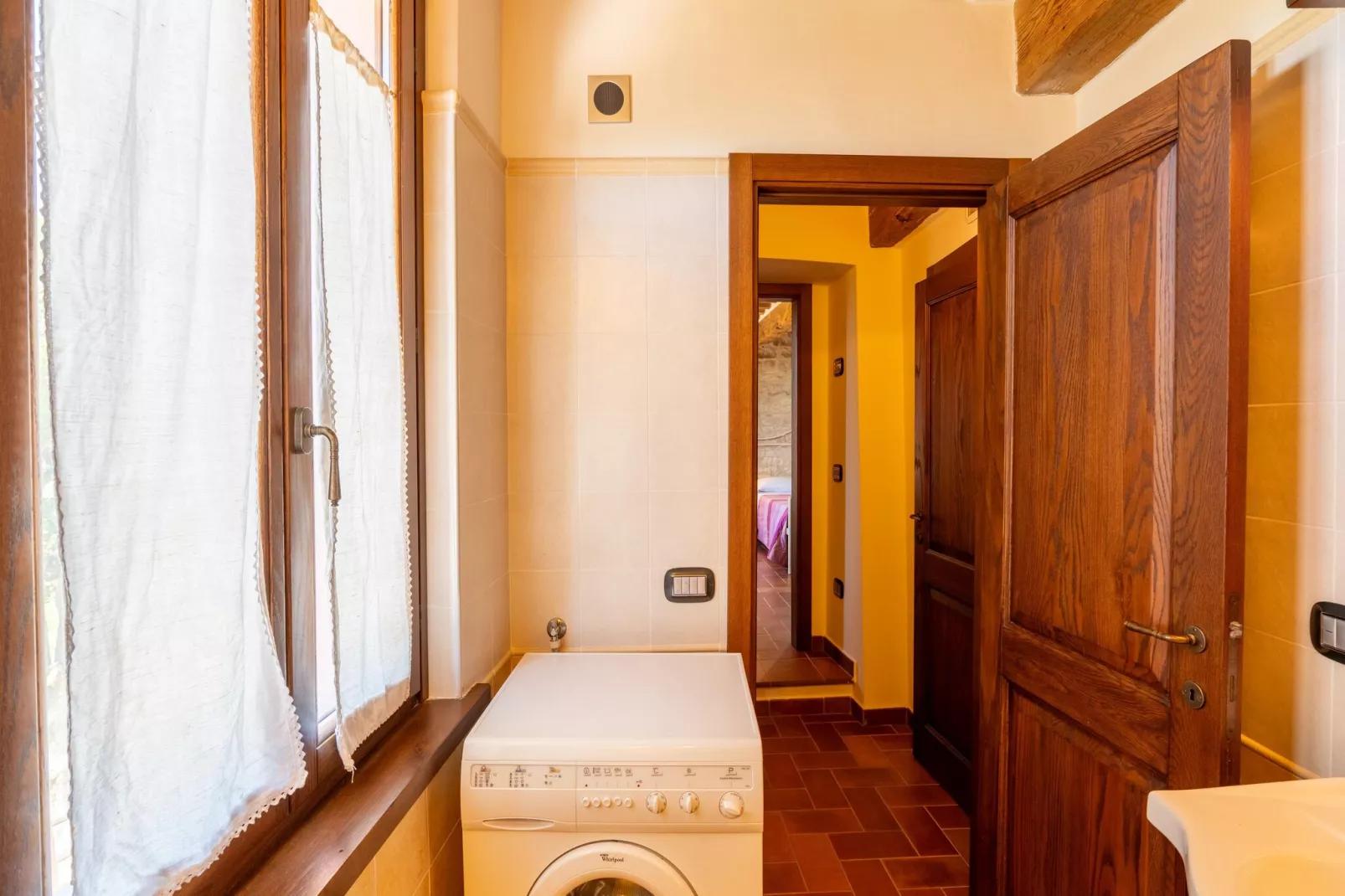 Iris-Bathroom