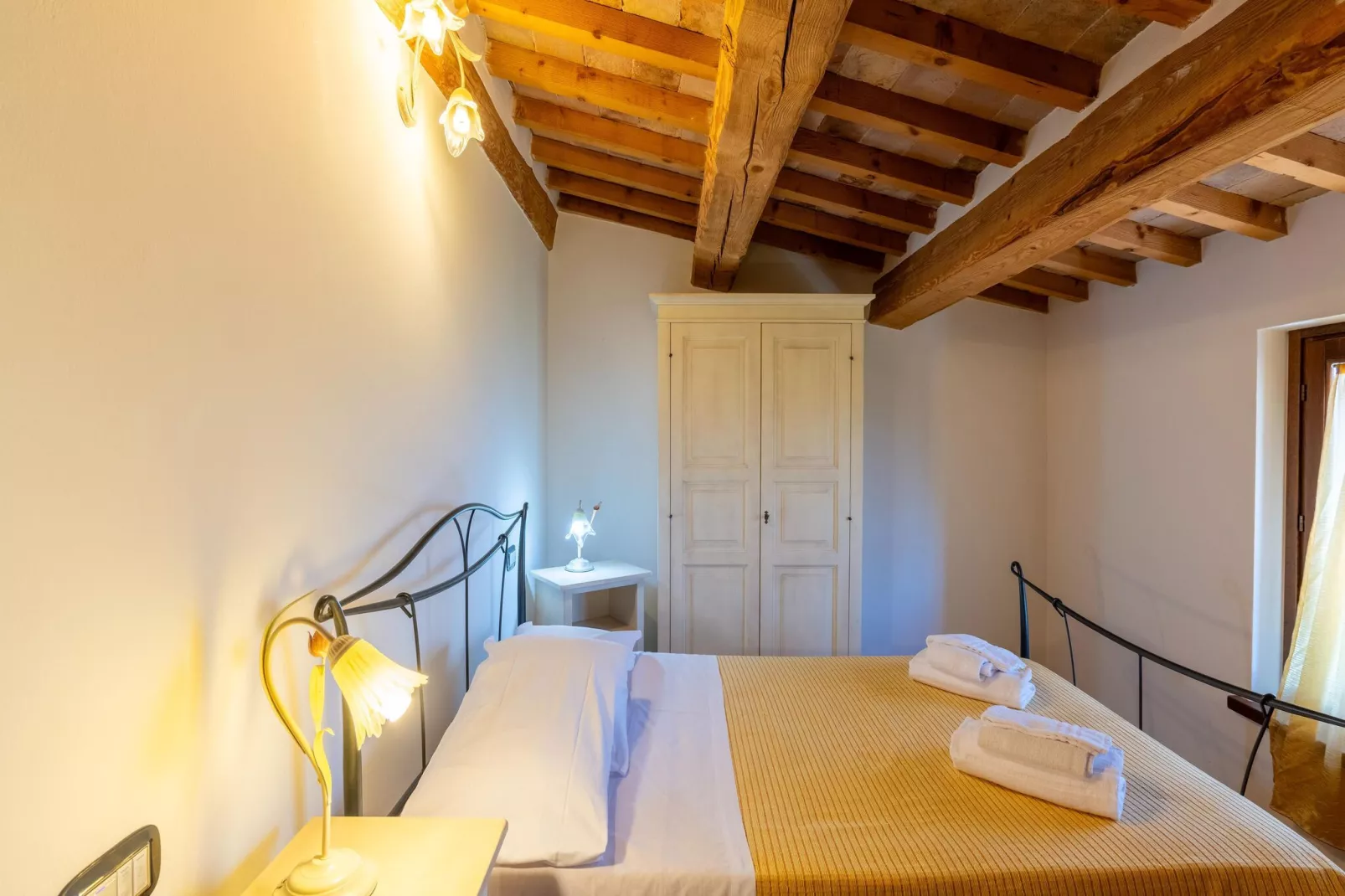 Mimosa-Bedroom