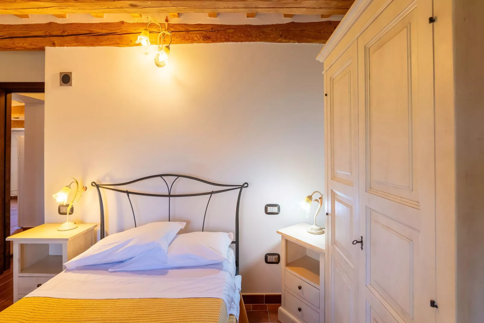 Mimosa-Bedroom