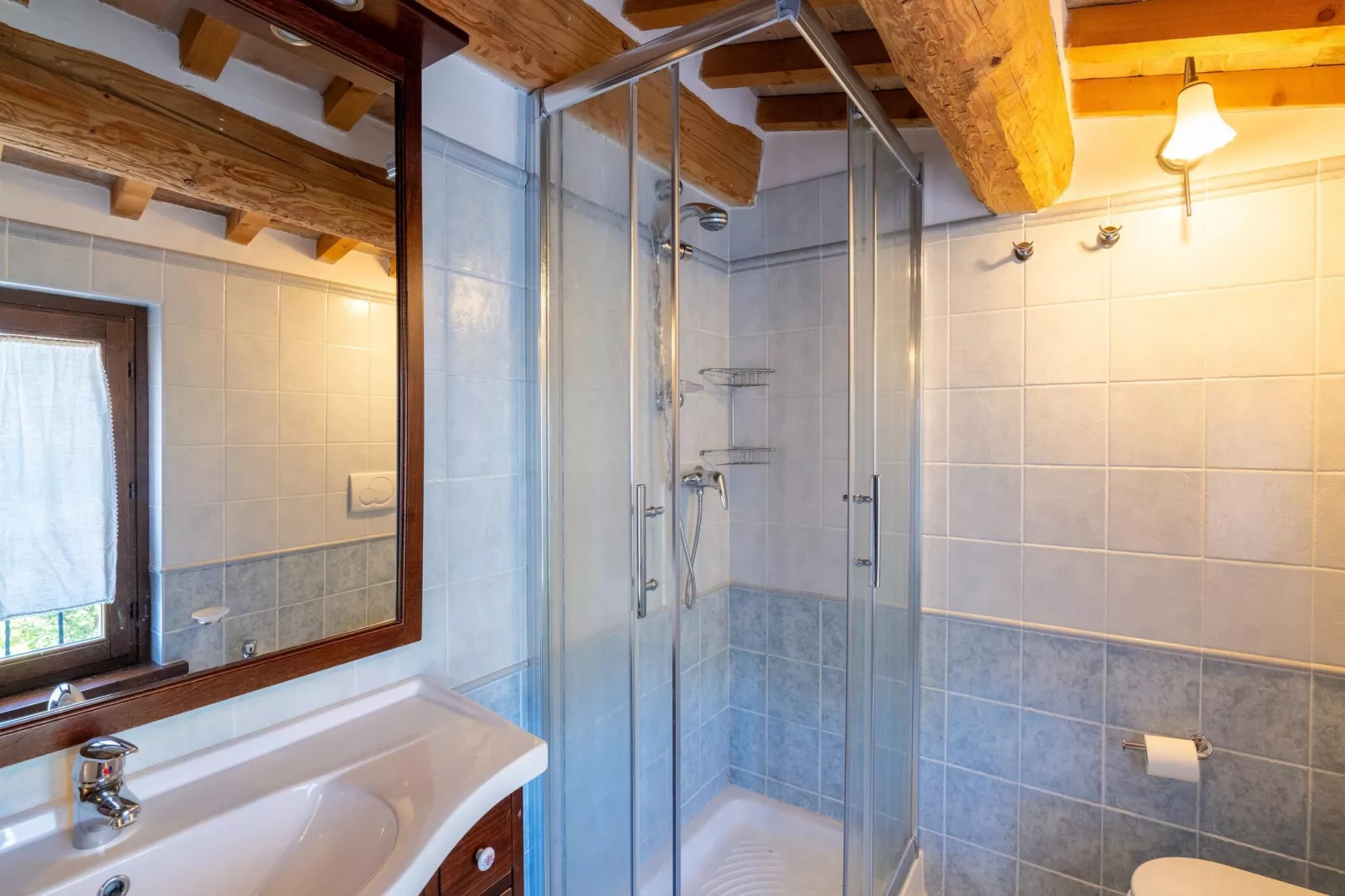 Mimosa-Bathroom