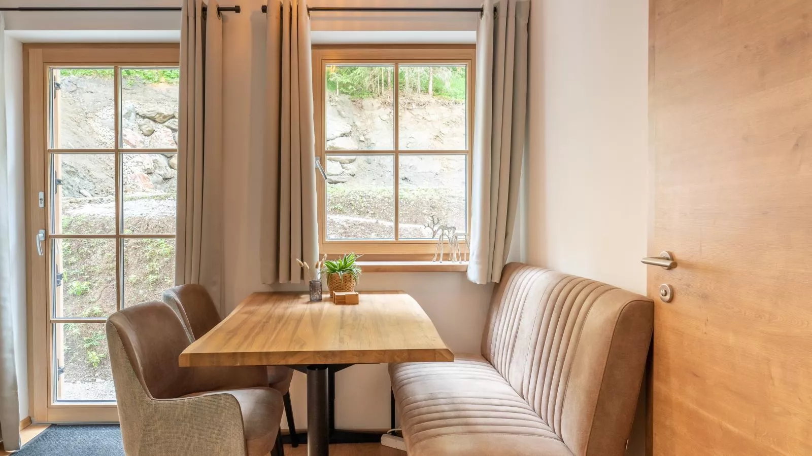 Haus Ganbei-Dining room