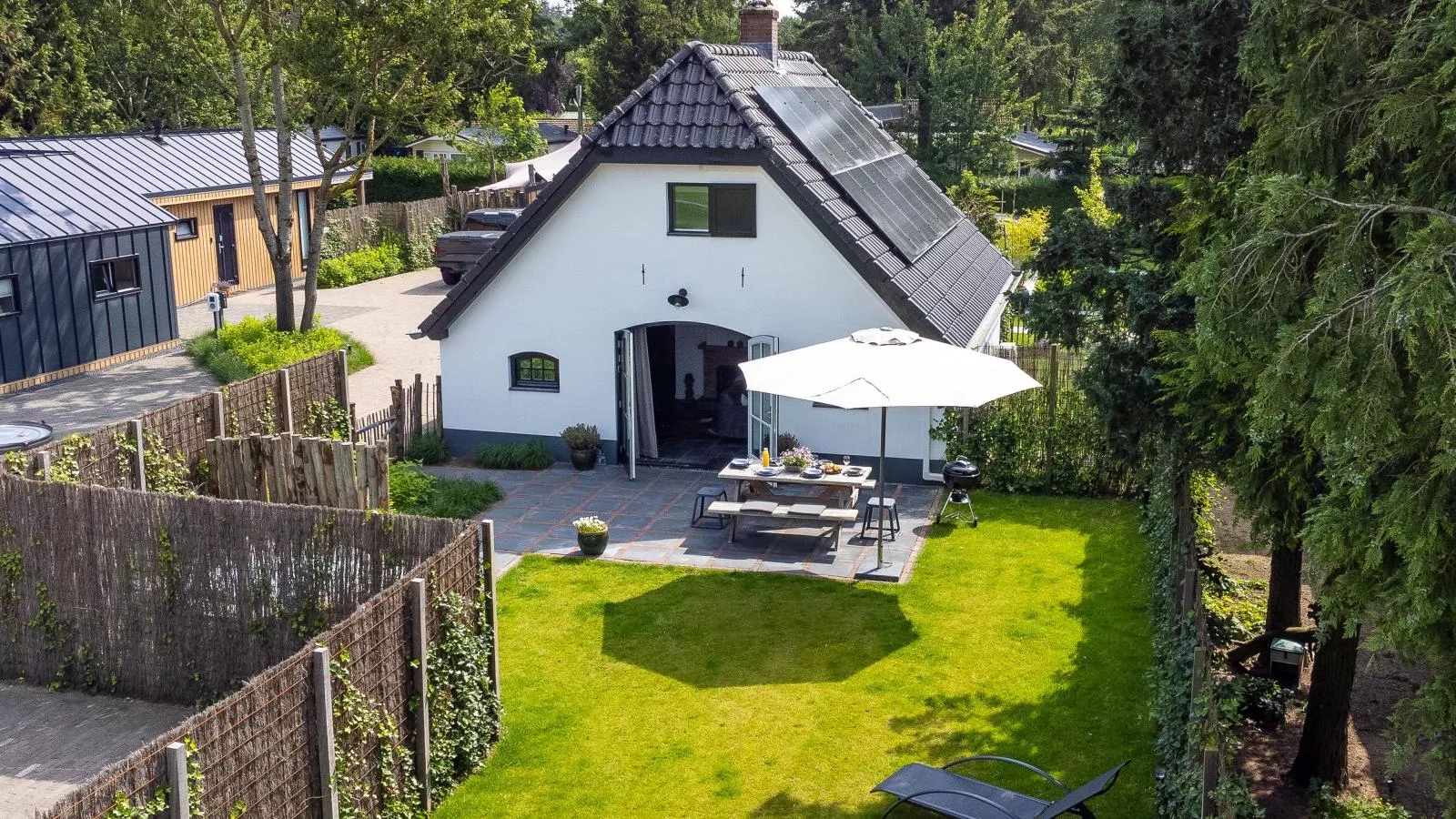 Eefs Huusje-Exterior summer