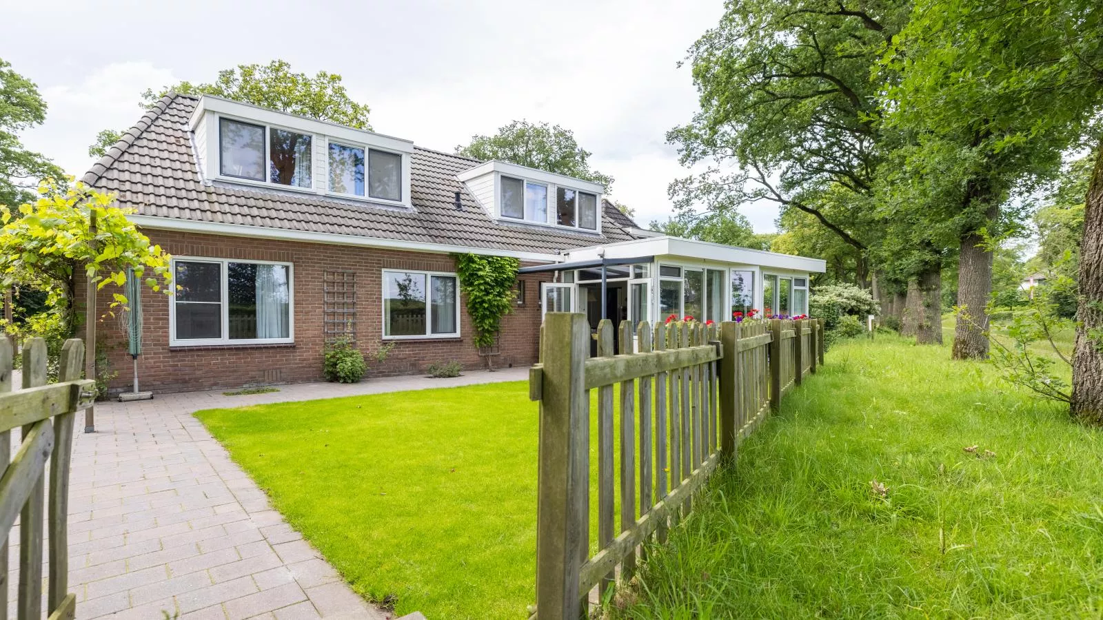 Zonnehoek-Exterior summer