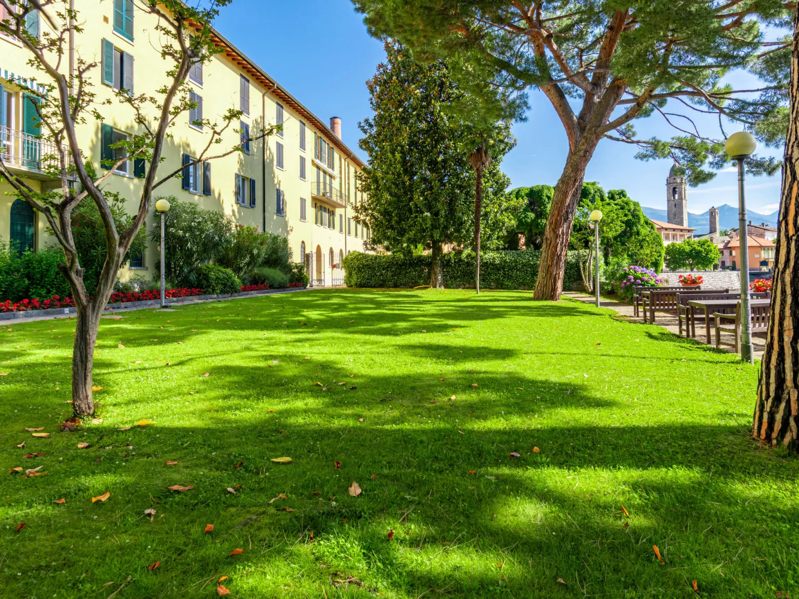 Lago e Sole-Outside