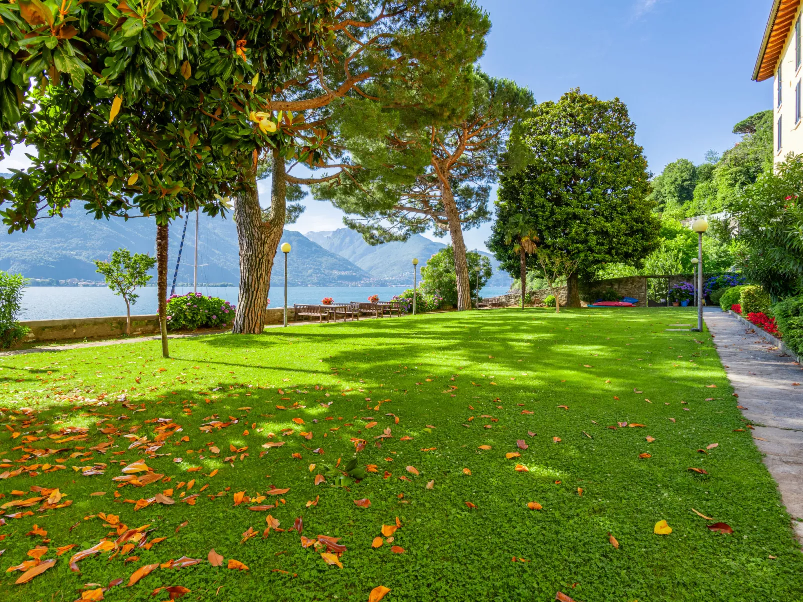 Lago e Sole-Outside