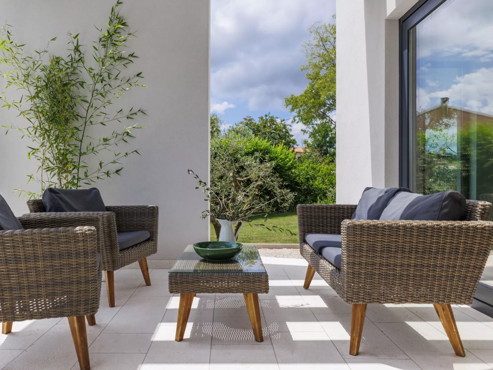 Villa Valla-Outside