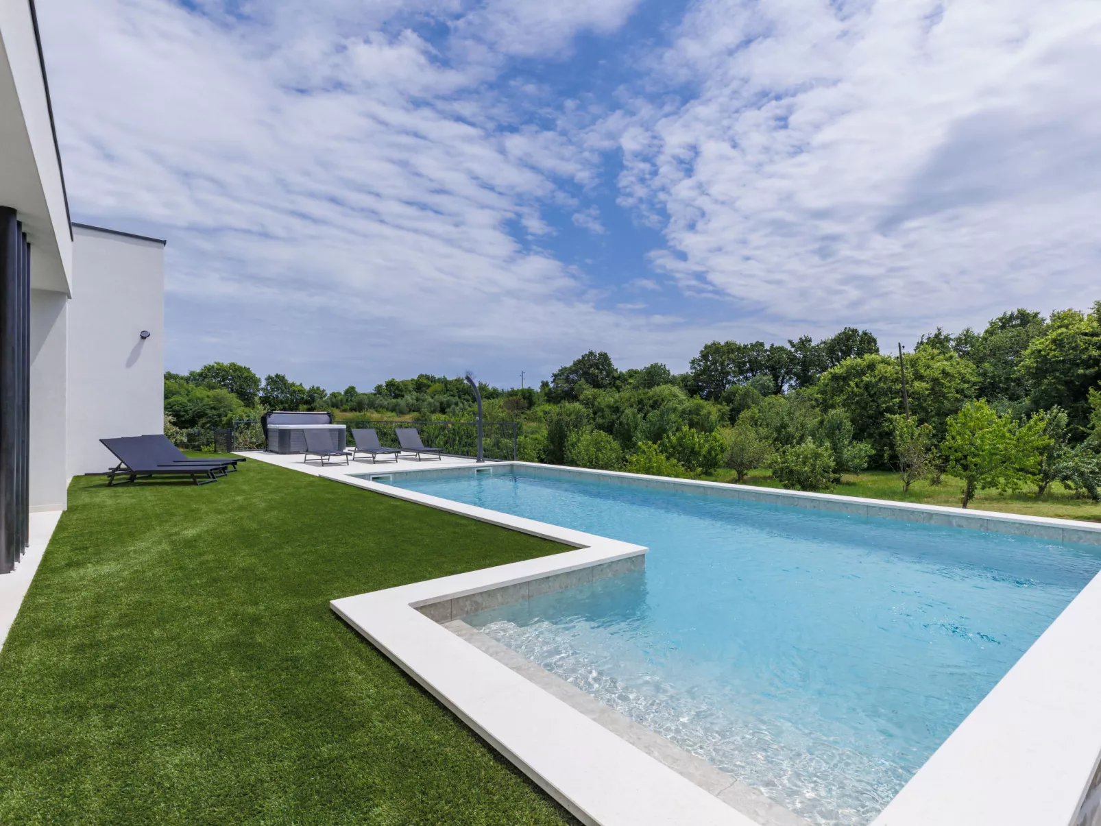 Villa Valla-Outside