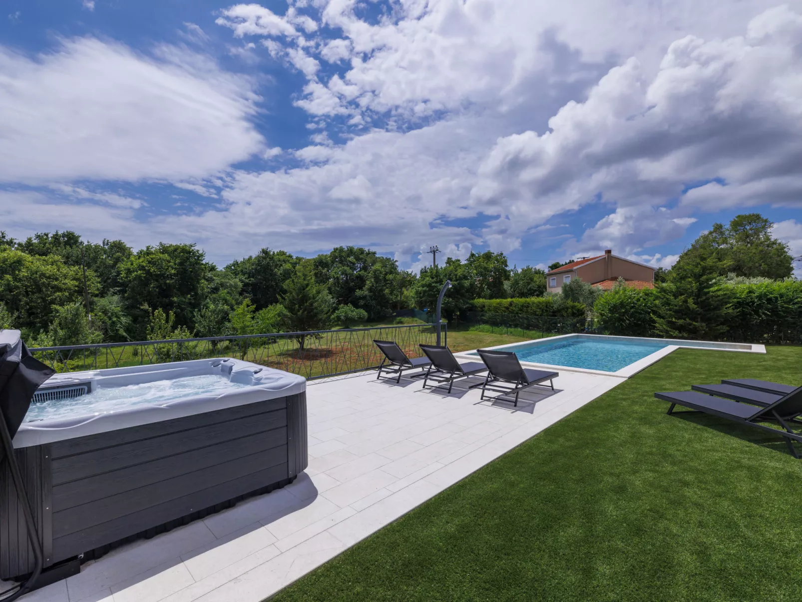 Villa Valla-Outside