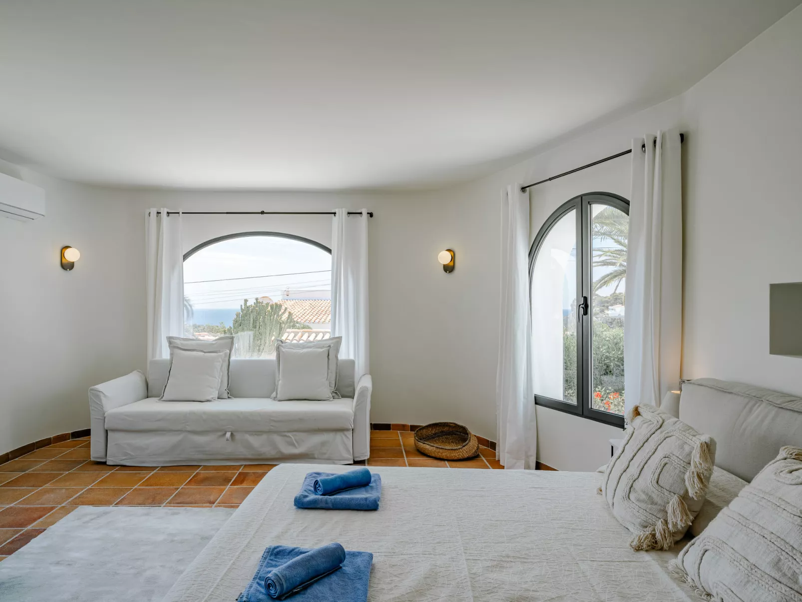 Amazing Views-Inside