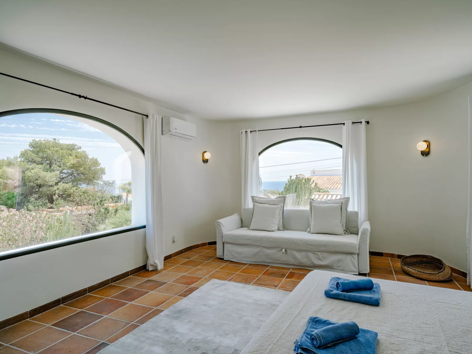 Amazing Views-Inside
