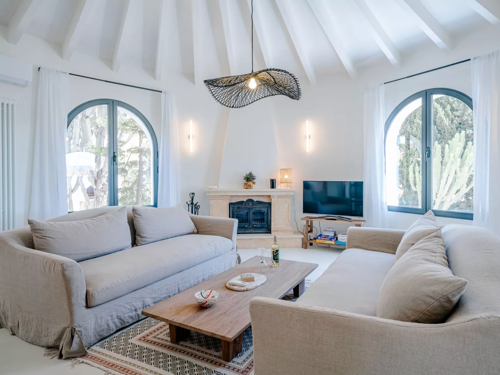 Amazing Views-Inside