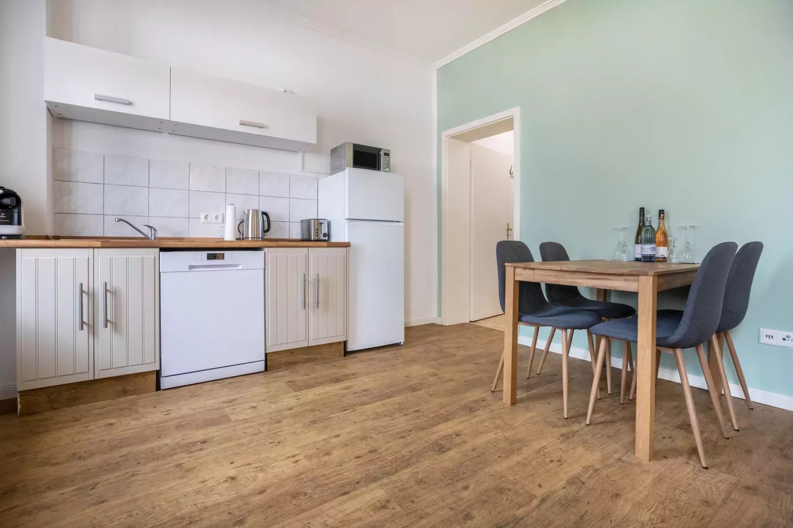 Nr4 Müritzsee 3 Personen-Dining room