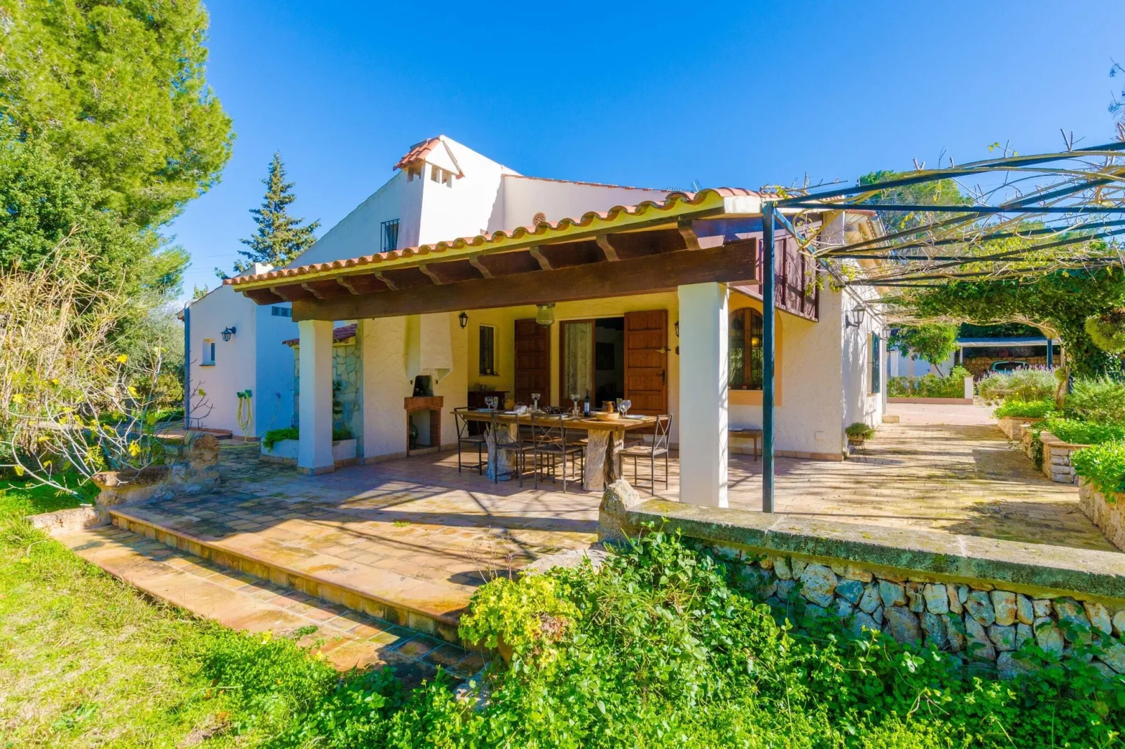 Can Capulla 8-Exterior summer