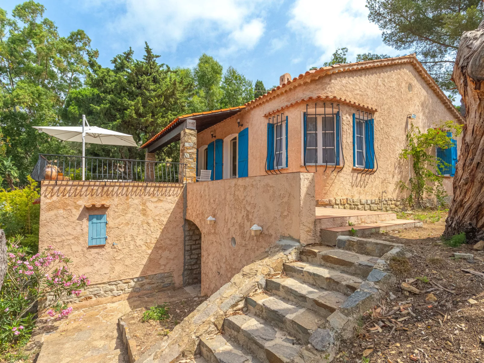 Villa G-Outside