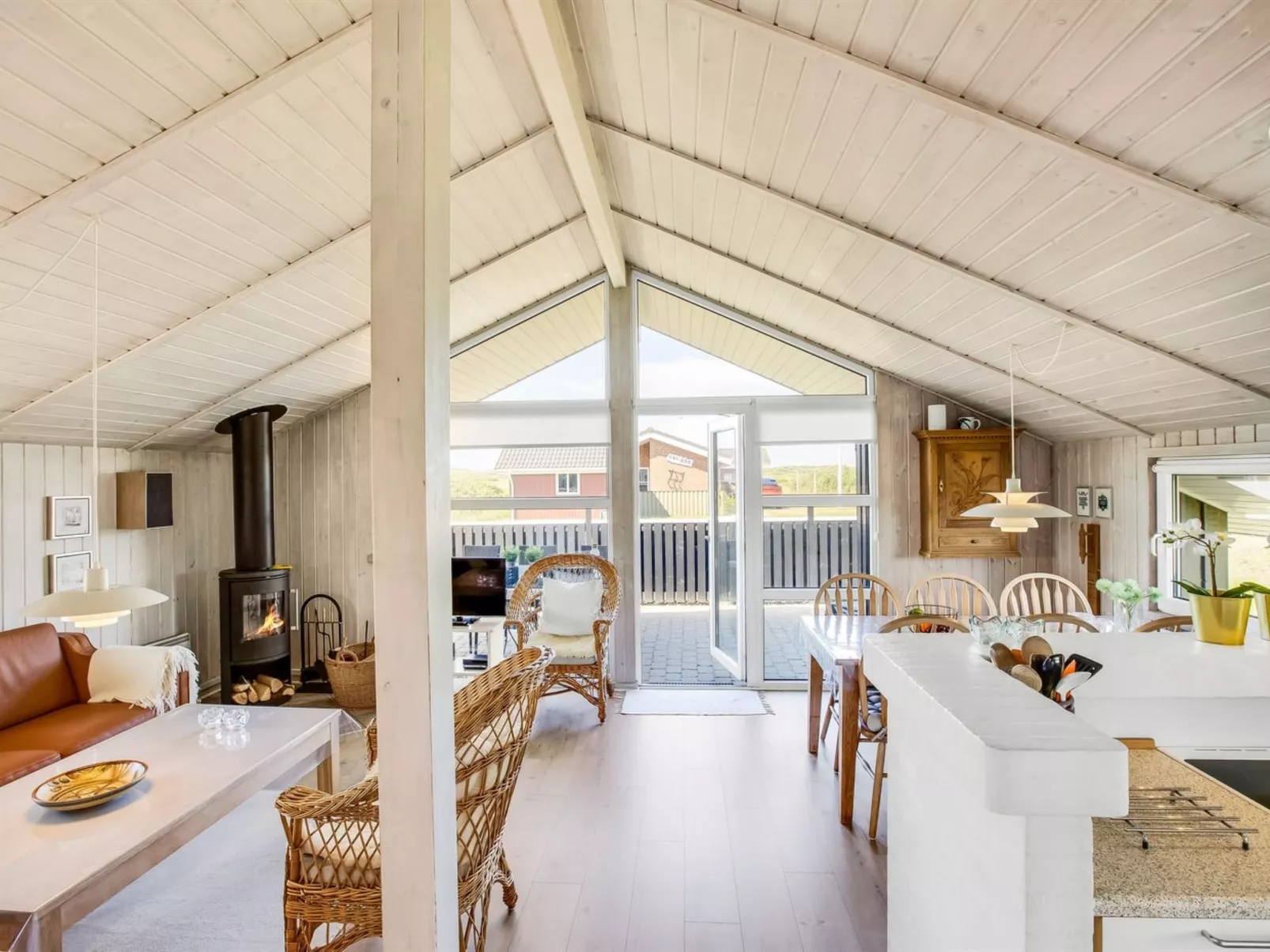 "Hariet" - 300m from the sea-Inside