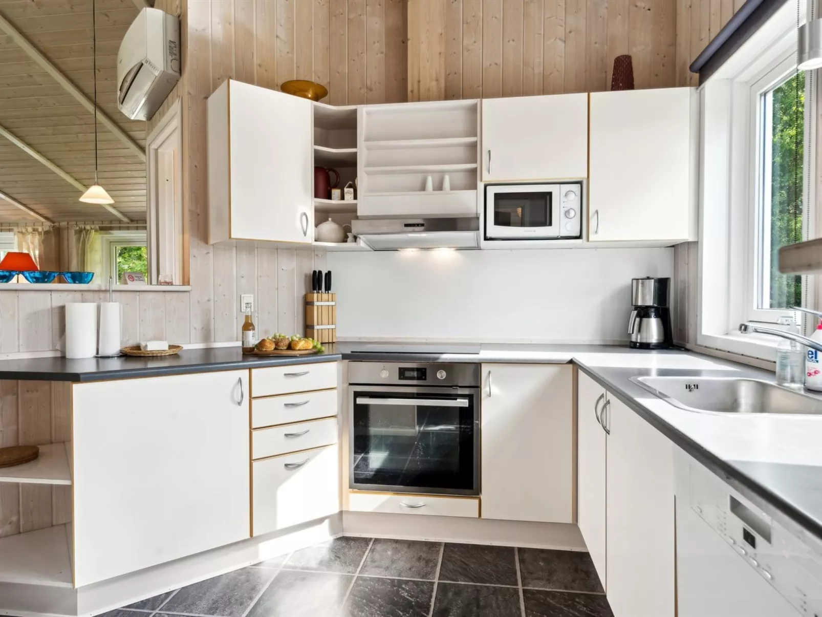 "Falka" - 300m from the sea-Drinnen