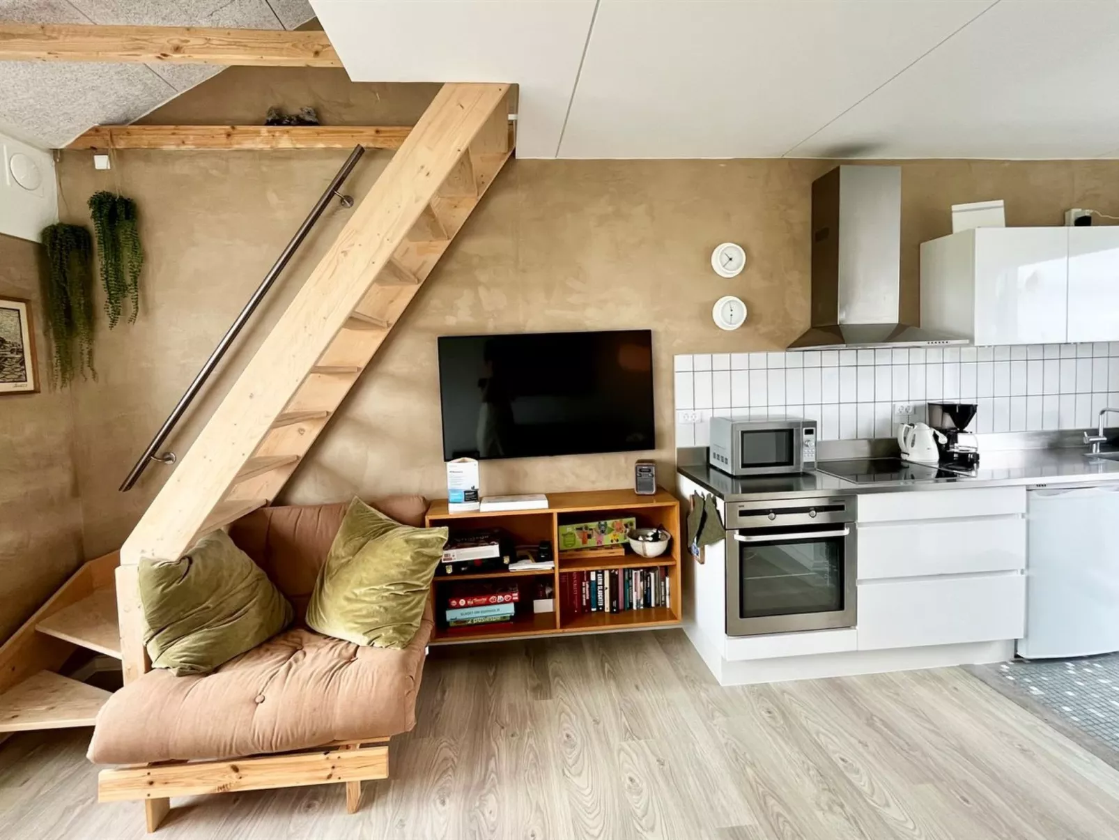 "Roger" - 400m from the sea-Inside