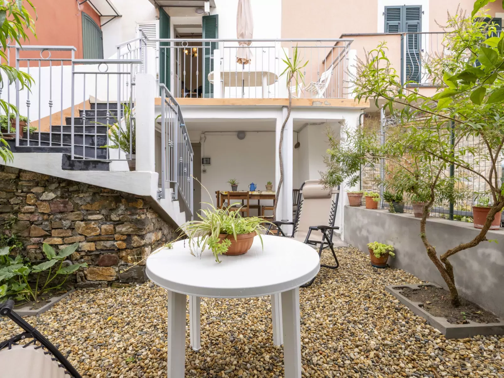 Peppina-Outside