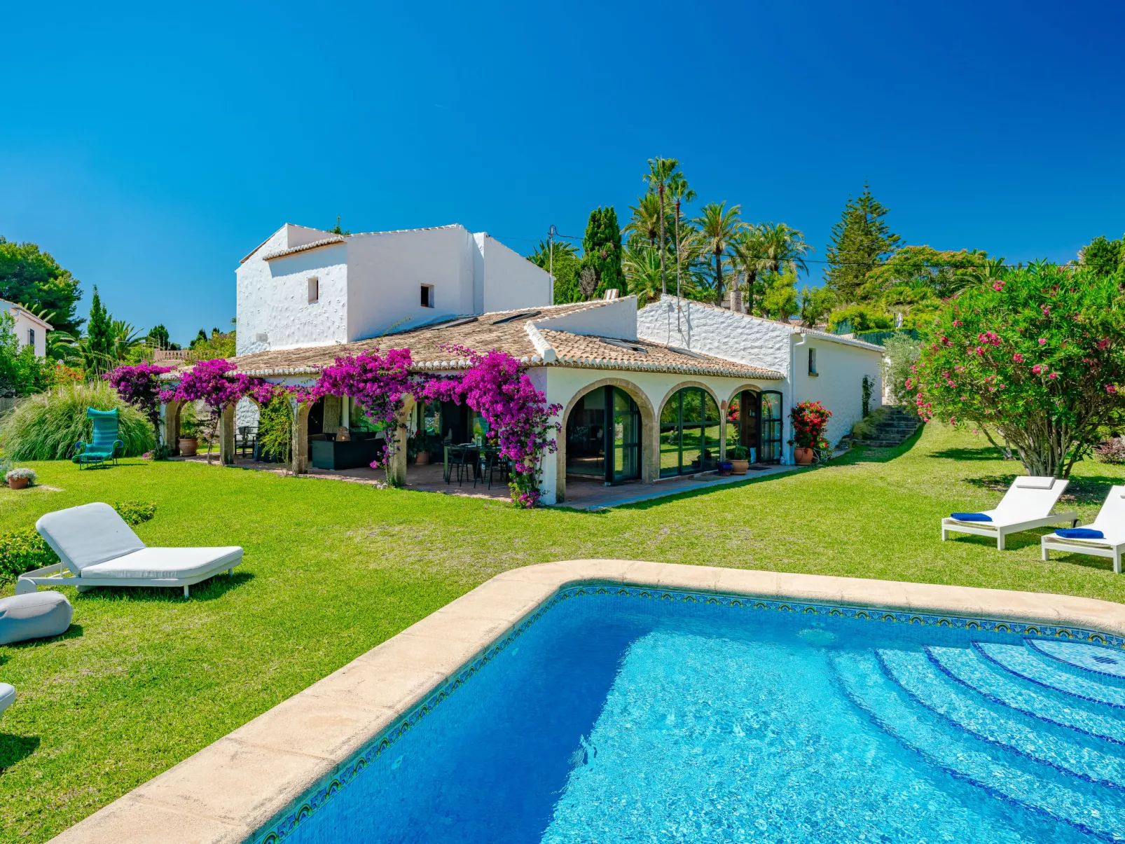 Javea Beauty-Outside