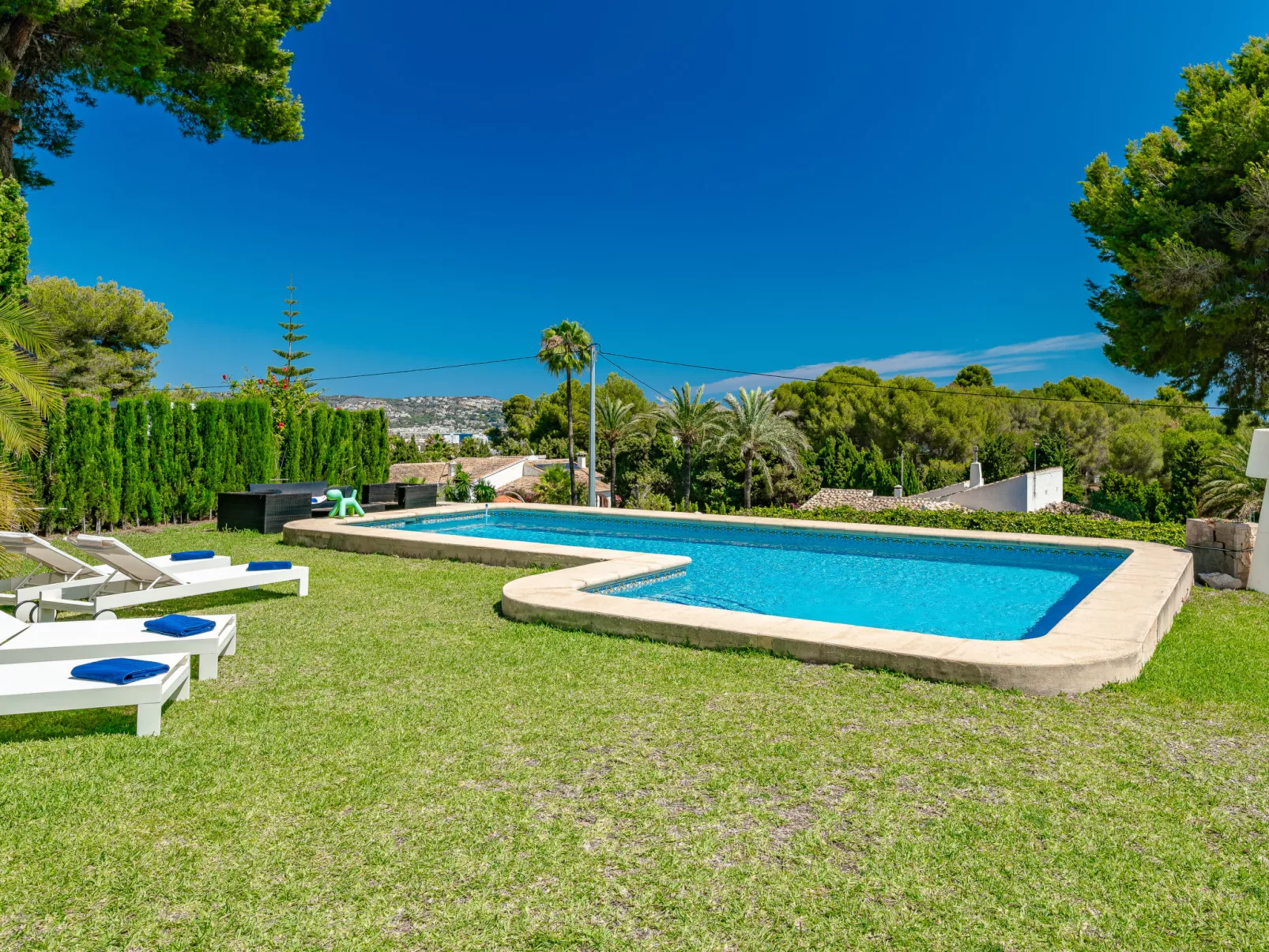 Javea Beauty-Outside