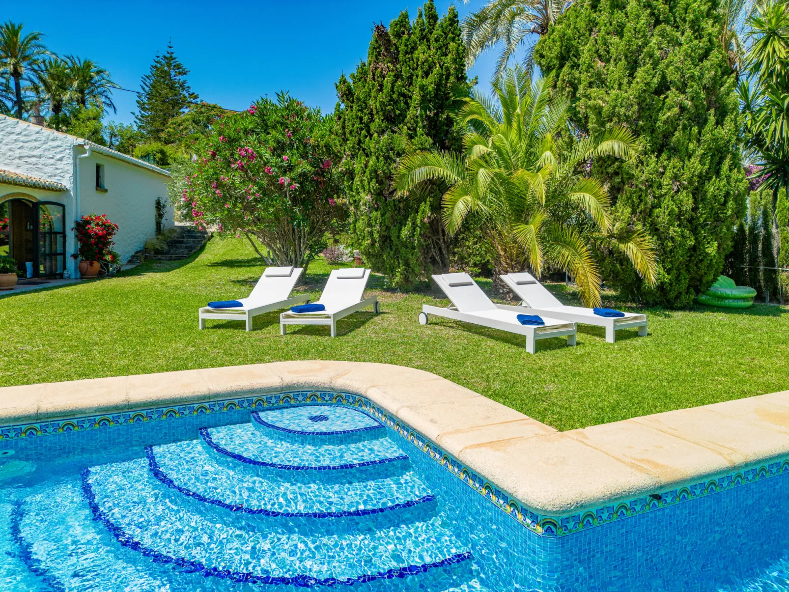 Javea Beauty-Outside