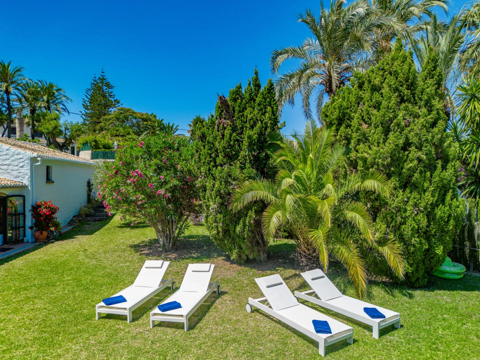 Javea Beauty-Outside