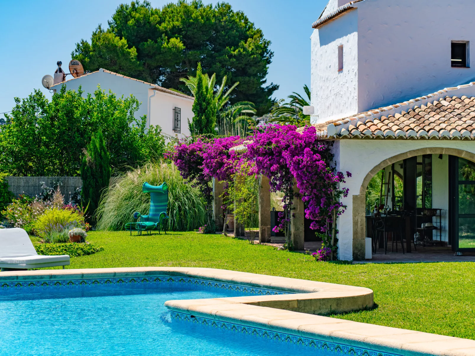 Javea Beauty-Outside