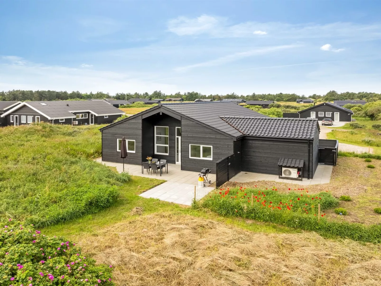 "Grith" - 1km from the sea-Outside