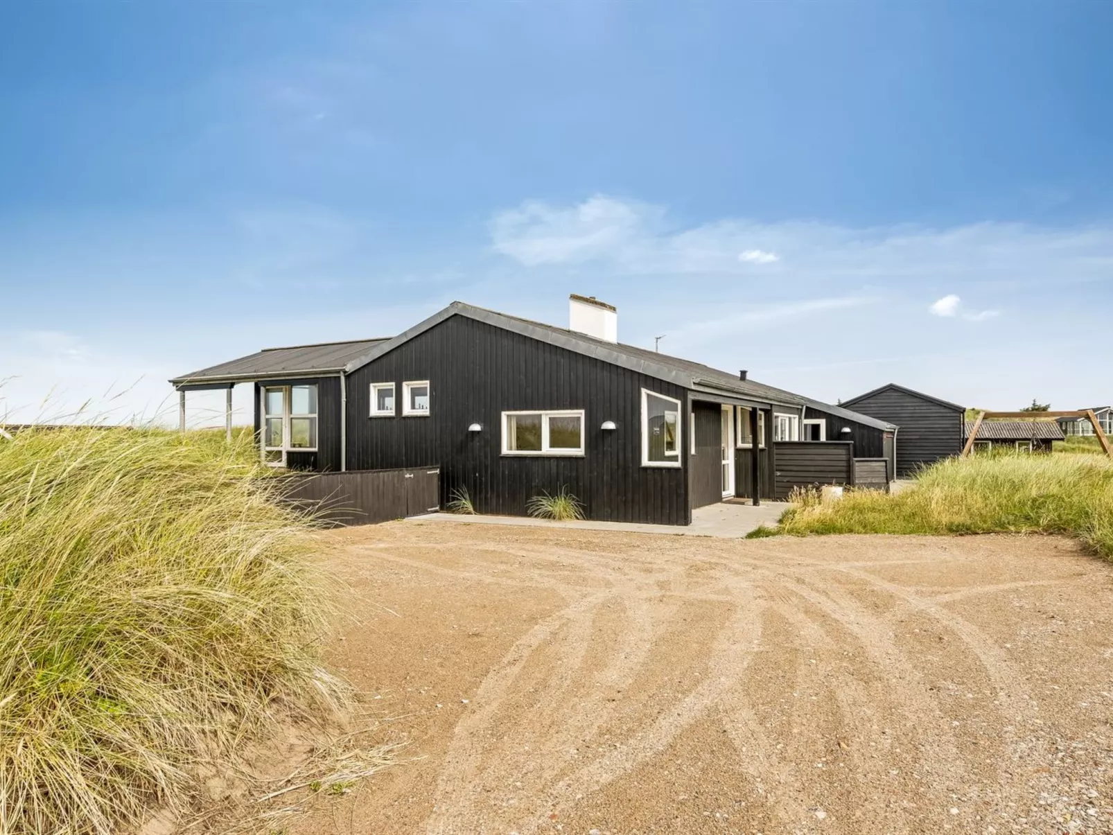 "Edwin" - 400m from the sea-Outside