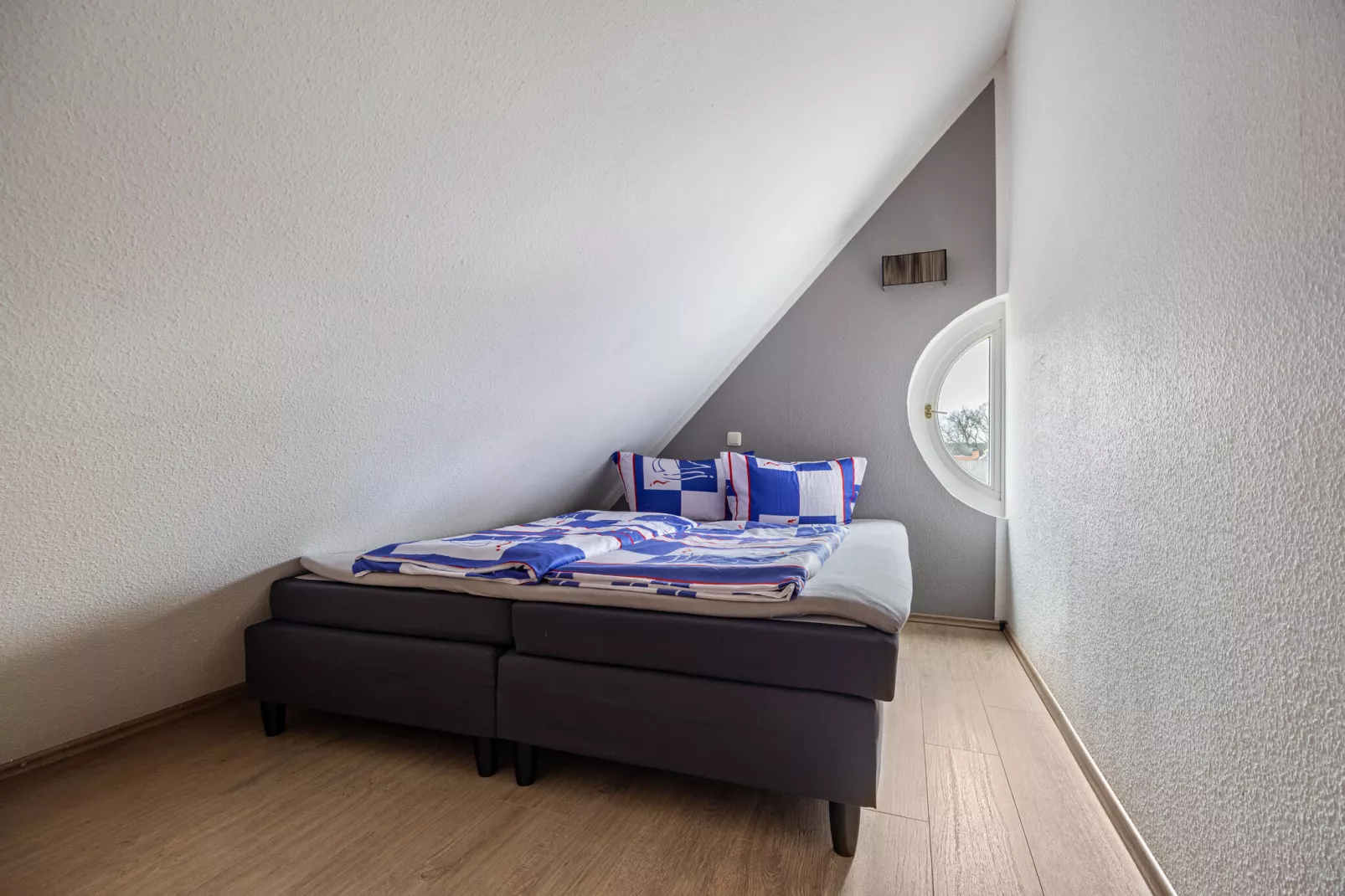 Studio 8 - Seerose 3 Personen-Bedroom
