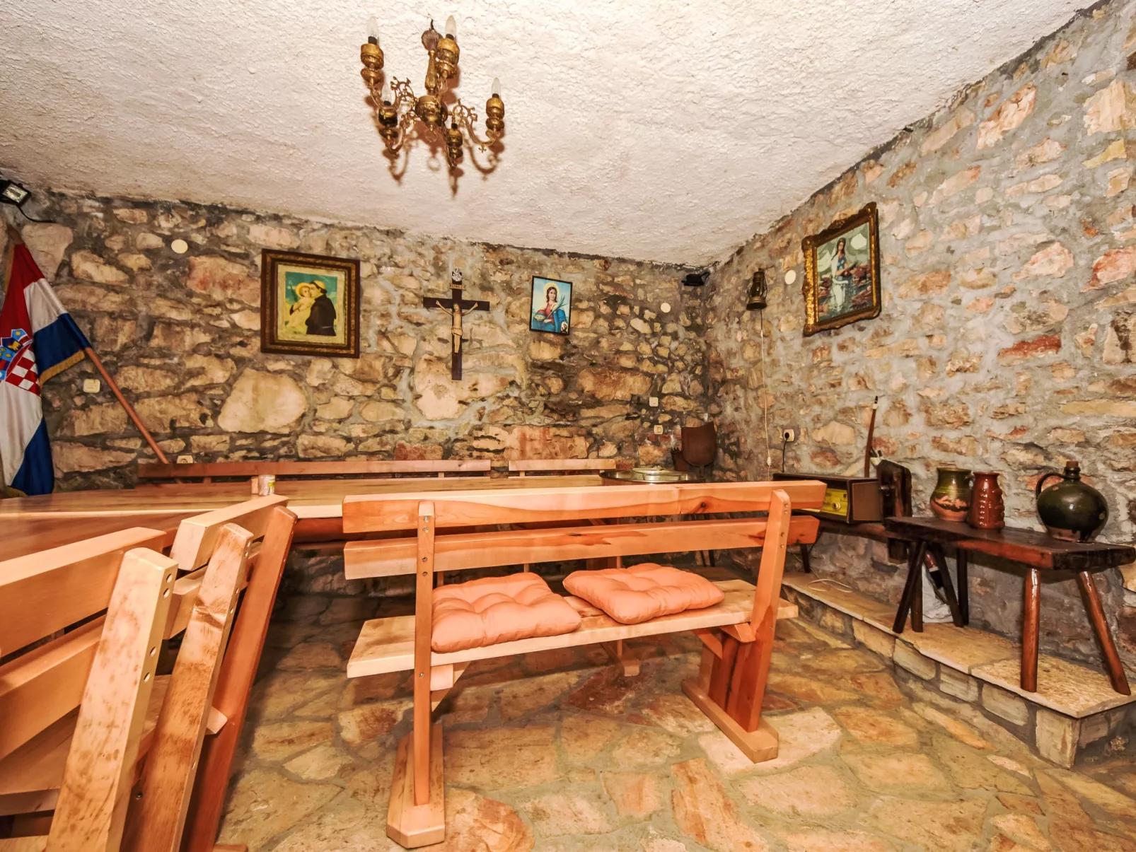 Matošić-Outside