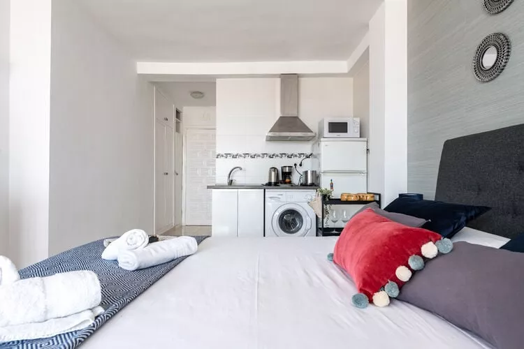 CT 301 - Faro's Fuengirola Centro Studio-Living room