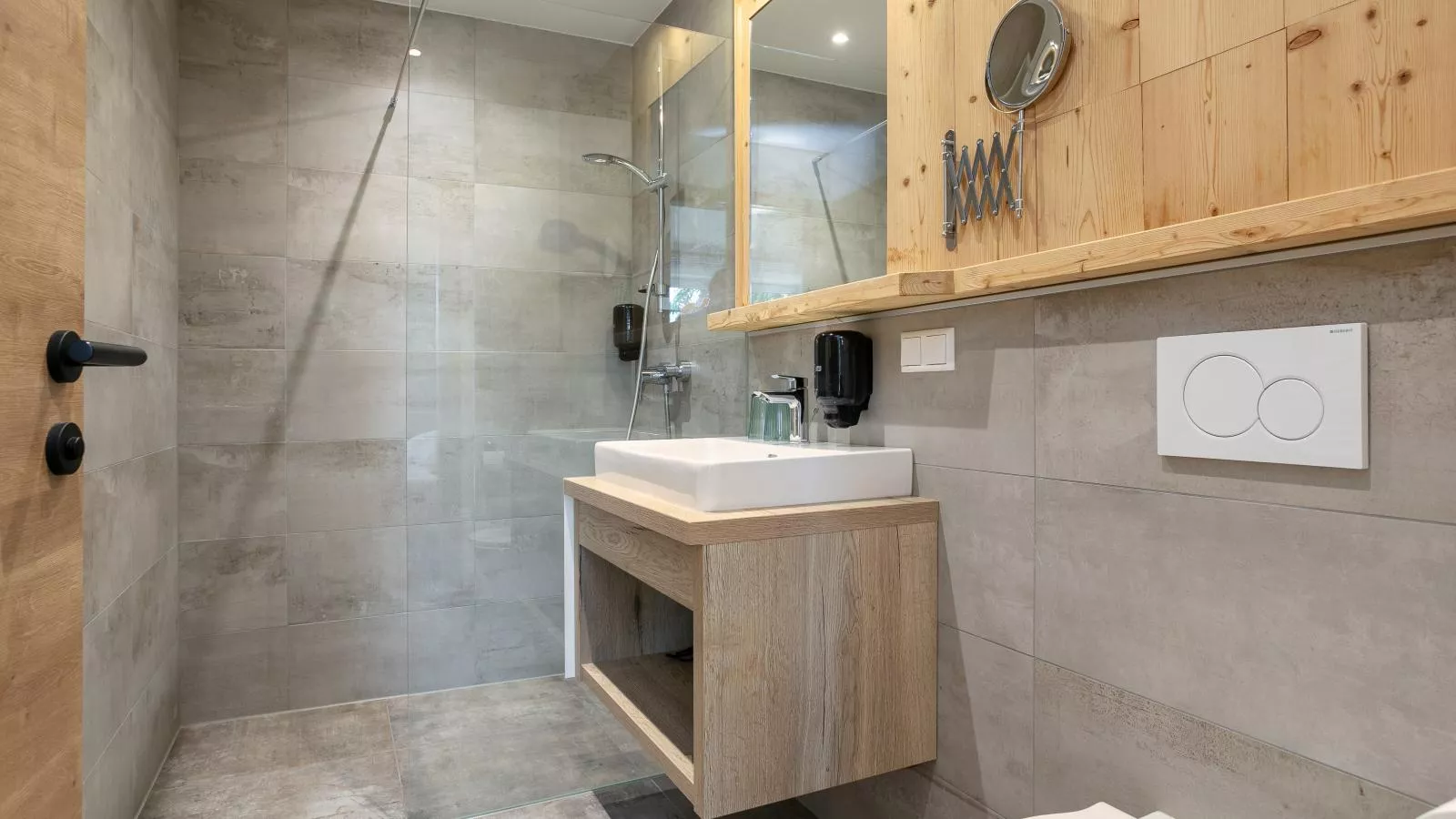 Apart33 Top 1-18-Bathroom