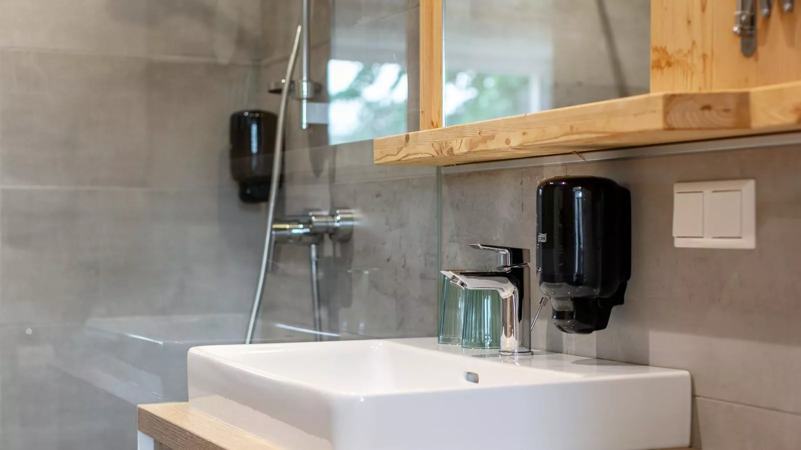 Apart33 Top 1-18-Bathroom