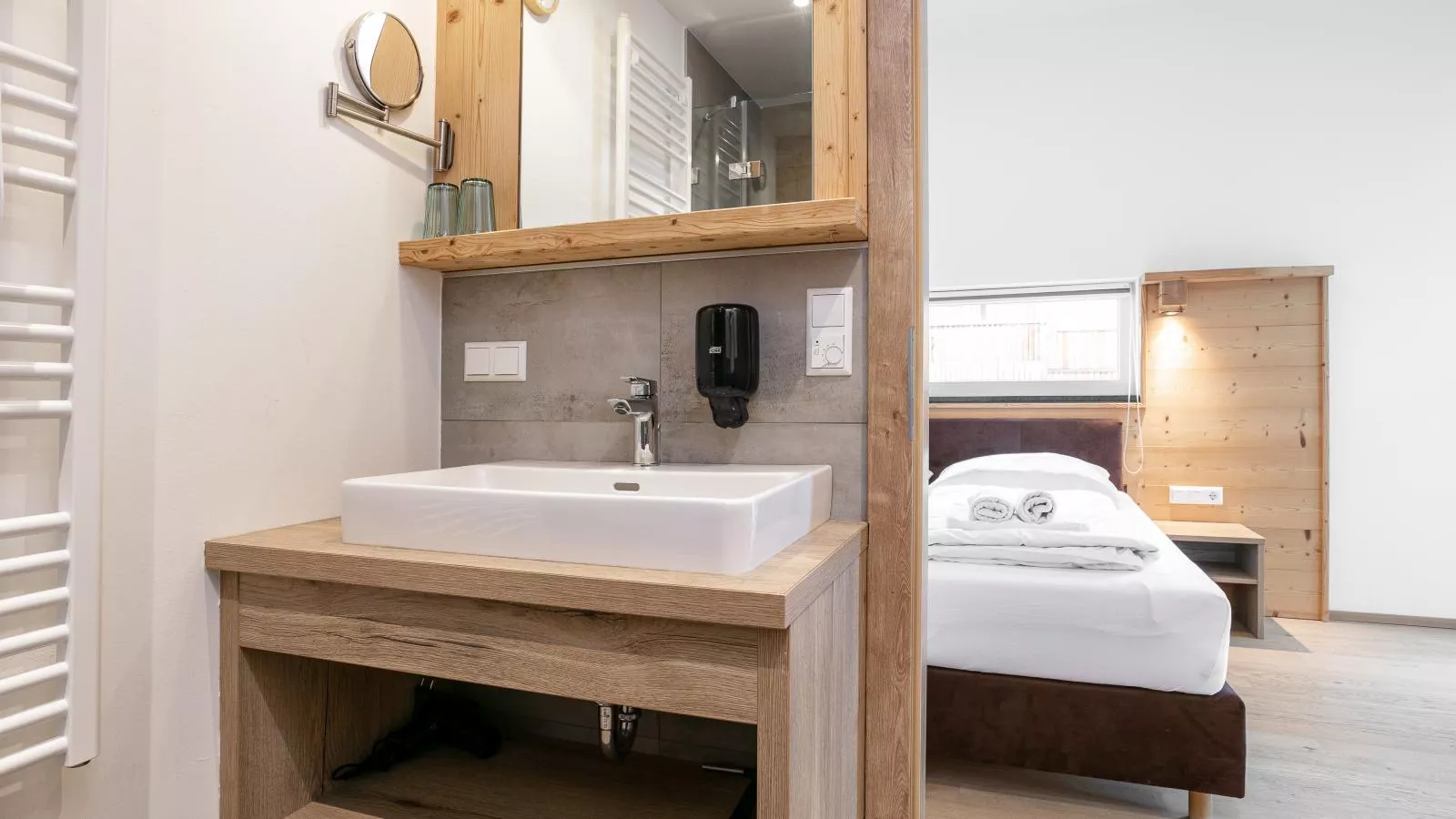 Apart33 Top 1-19-Bathroom
