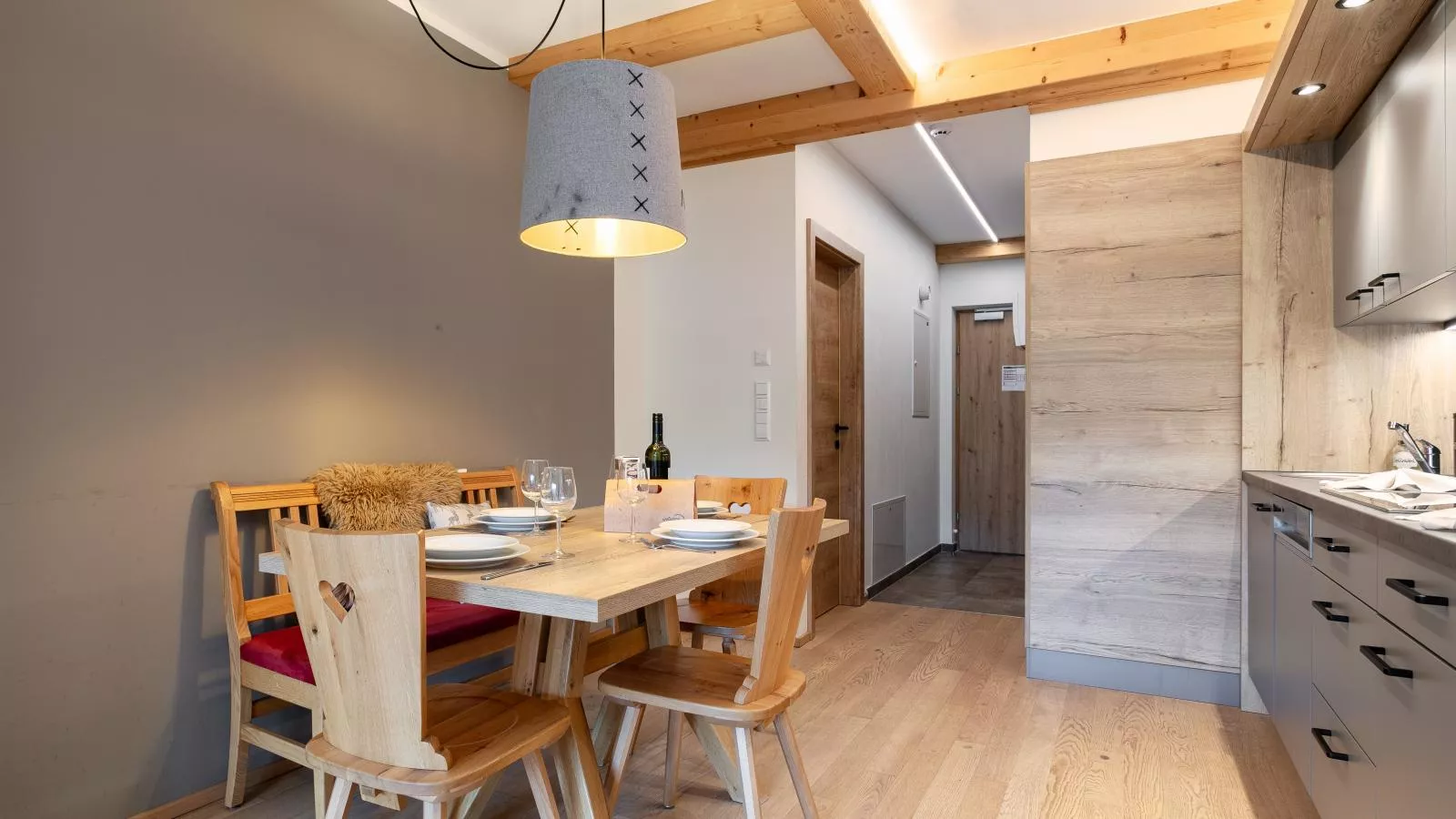 Apart33 Top 2-5-Dining room