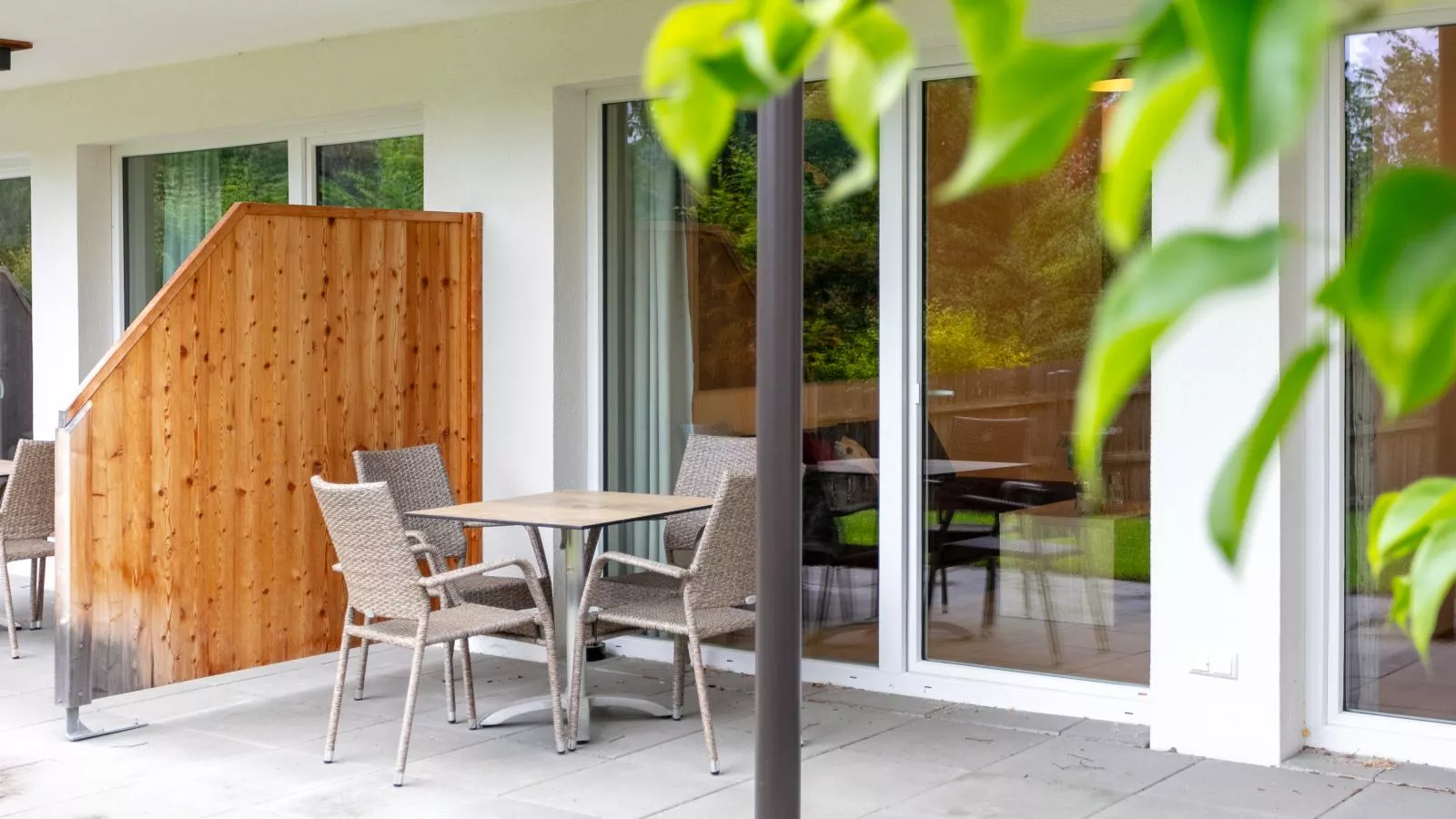 Apart33 Top 2-6-Terrace balcony