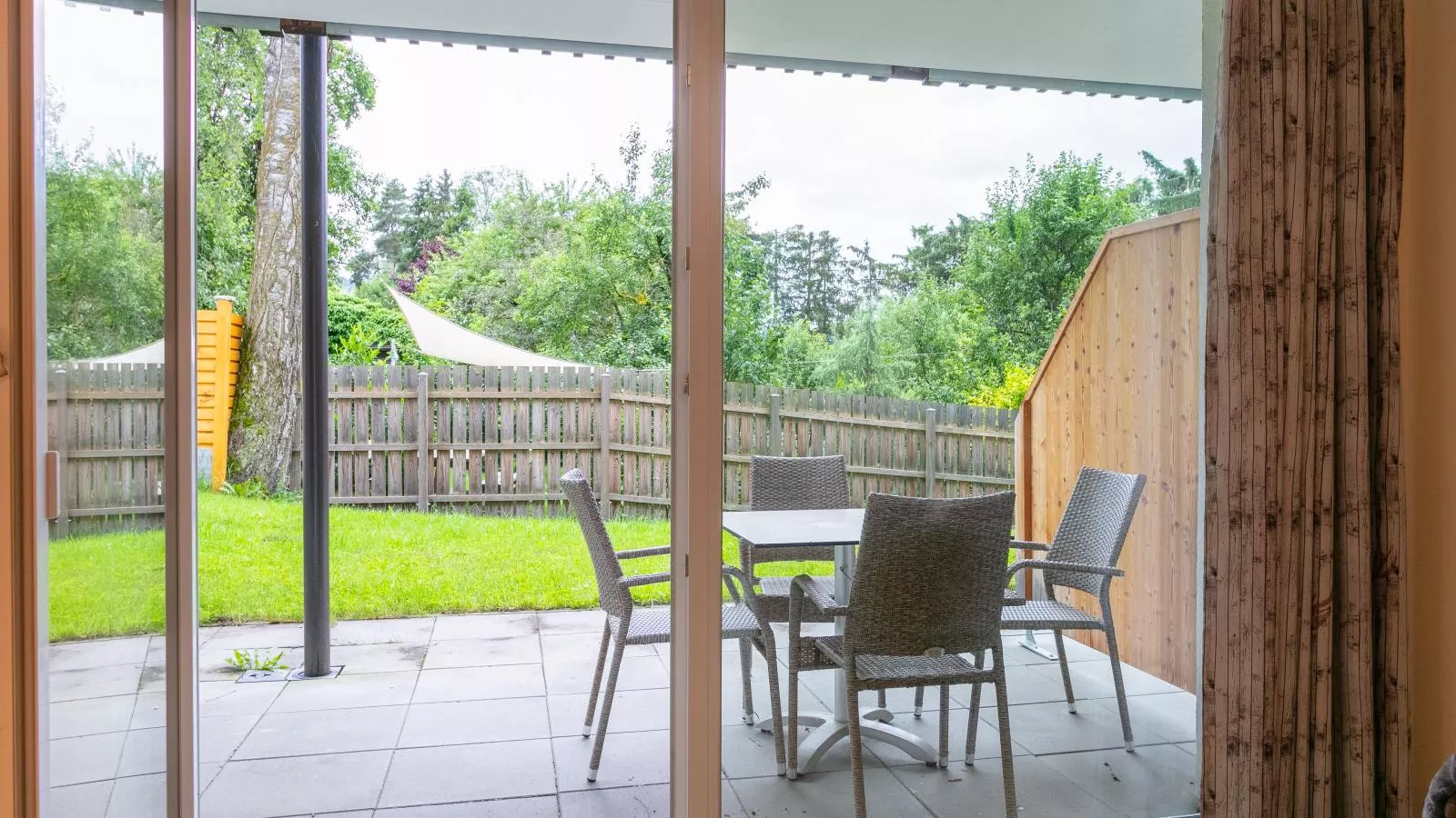 Apart33 Top 2-6-Terrace balcony